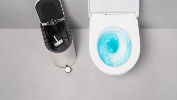Geberit wc met frisse blauwe spoeling Geberit wc met frisse blauwe spoeling