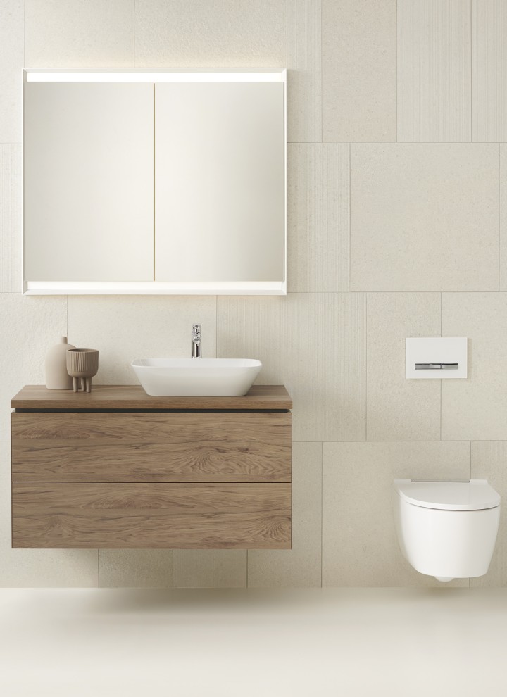 Geberit ONE opzetwastafel en badmeubel in walnoot hickory en WC (© Geberit)