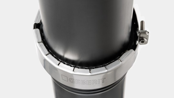 Geberit steunklauw voor een krachtgesloten verbinding in de lengte Geberit steunklauw voor een krachtgesloten verbinding in de lengte