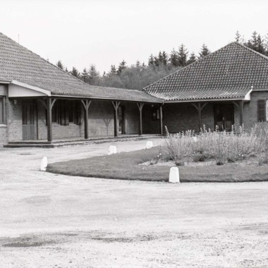 Een vluchtelingenkamp wordt een plaats van ontmoeting en herinnering (© Blåvandshuk Local History Archive)