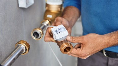 Geberit temperatuur- en volumestroomsensor voor GEBUS.