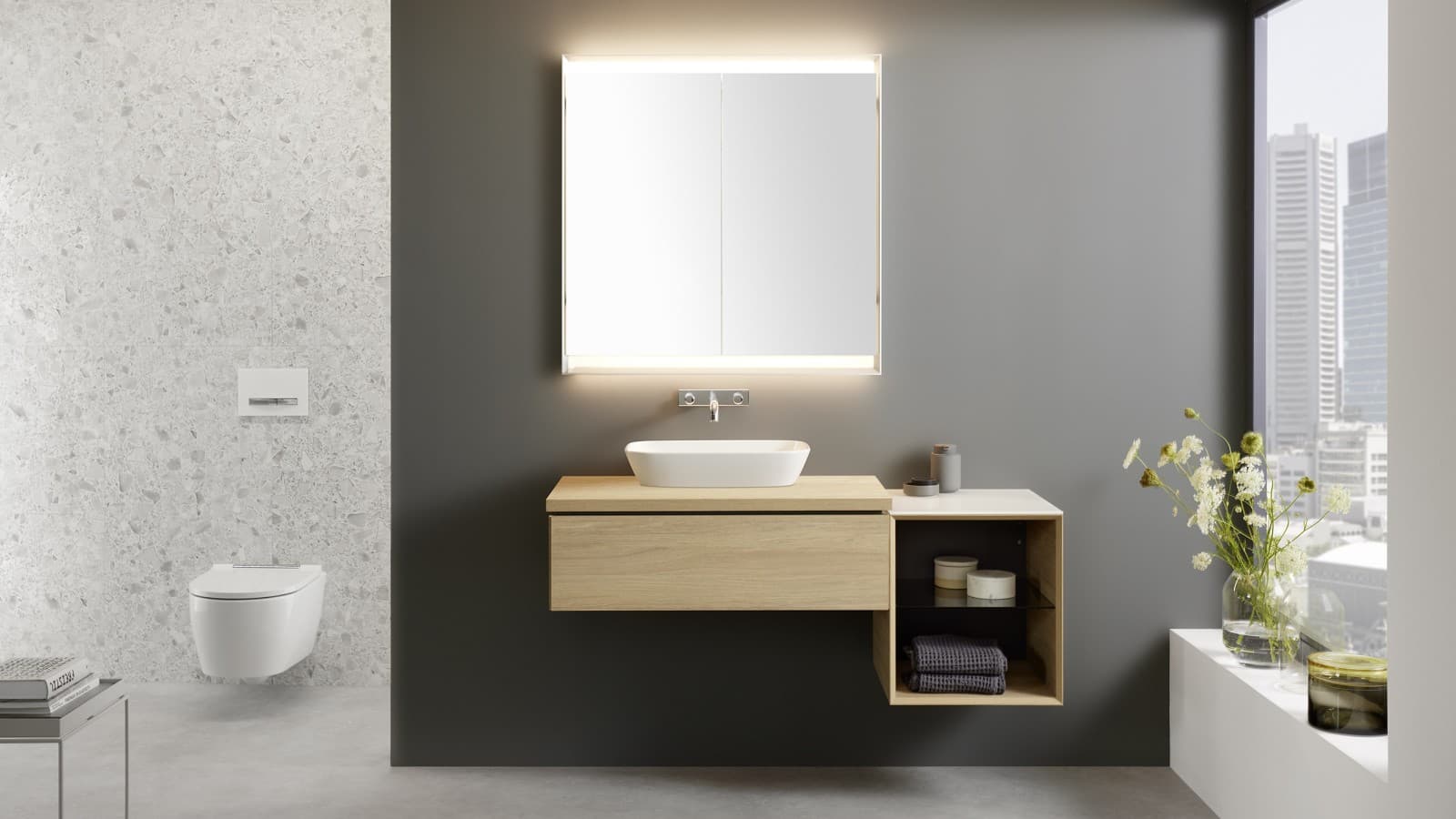 Badkamer met Geberit ONE met spiegelkast Badkamer met Geberit ONE met spiegelkast
