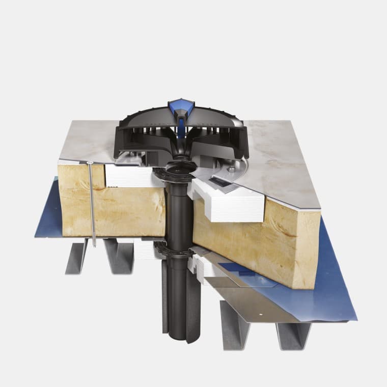 Lichtgewichtdak, geïsoleerd met dakfolie en het Geberit dampbarrière-aansluitelement Lichtgewichtdak, geïsoleerd met dakfolie en het Geberit dampbarrière-aansluitelement