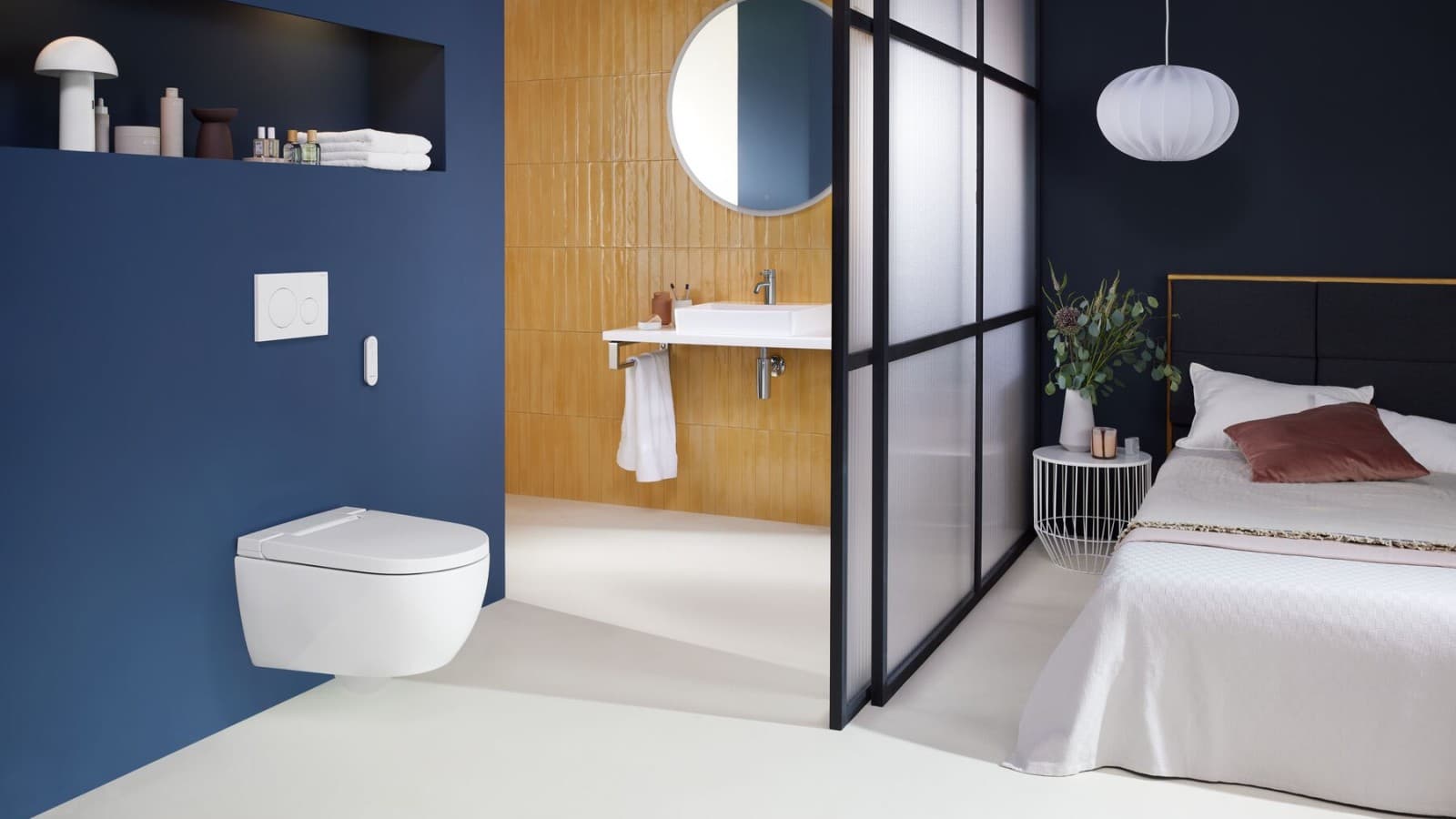 Geberit AquaClean Alba in een hotelkamer Geberit AquaClean Alba in een hotelkamer