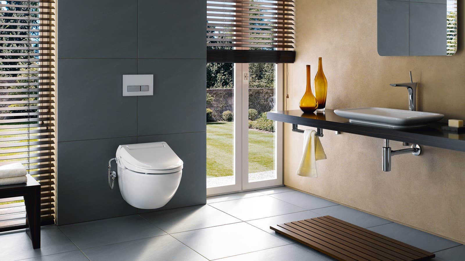 Geberit AquaClean 4000 in een badkamer Geberit AquaClean 4000 in een badkamer