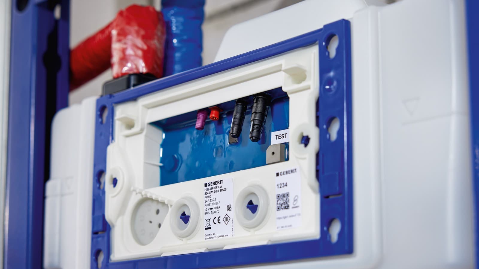 Besturing van de Geberit HS30 Hygiënische spoeling in het inbouwspoelreservoir. Besturing van de Geberit HS30 Hygiënische spoeling in het inbouwspoelreservoir.