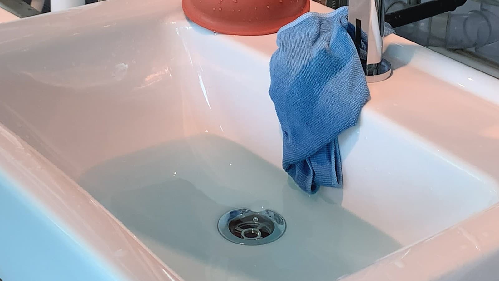 Het water loopt weg Het water loopt weg