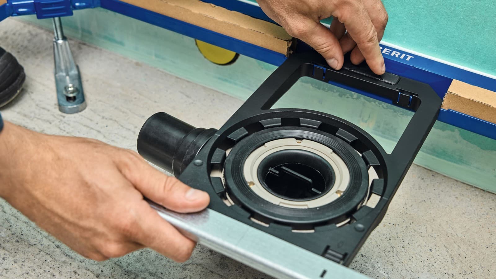 Vaste positionering van de sifon Vaste positionering van de sifon