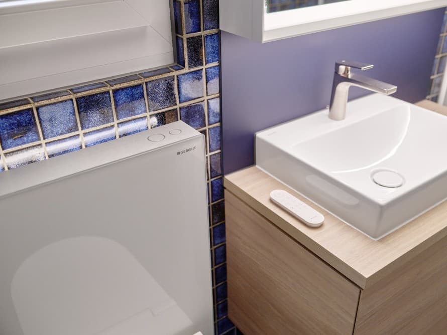 De Monolith Plus-versie biedt extra’s zoals oriëntatieverlichting en geurzuivering (© Ben Huggler) De Monolith Plus-versie biedt extra’s zoals oriëntatieverlichting en geurzuivering (© Ben Huggler)