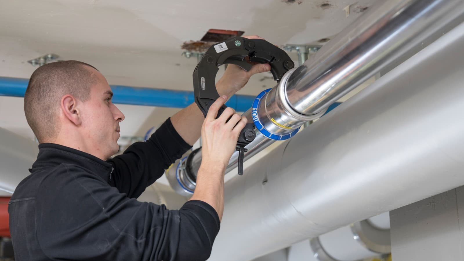 Een relatief klein en licht gereedschap, zelfs bij Mapress d108 Een relatief klein en licht gereedschap, zelfs bij Mapress d108