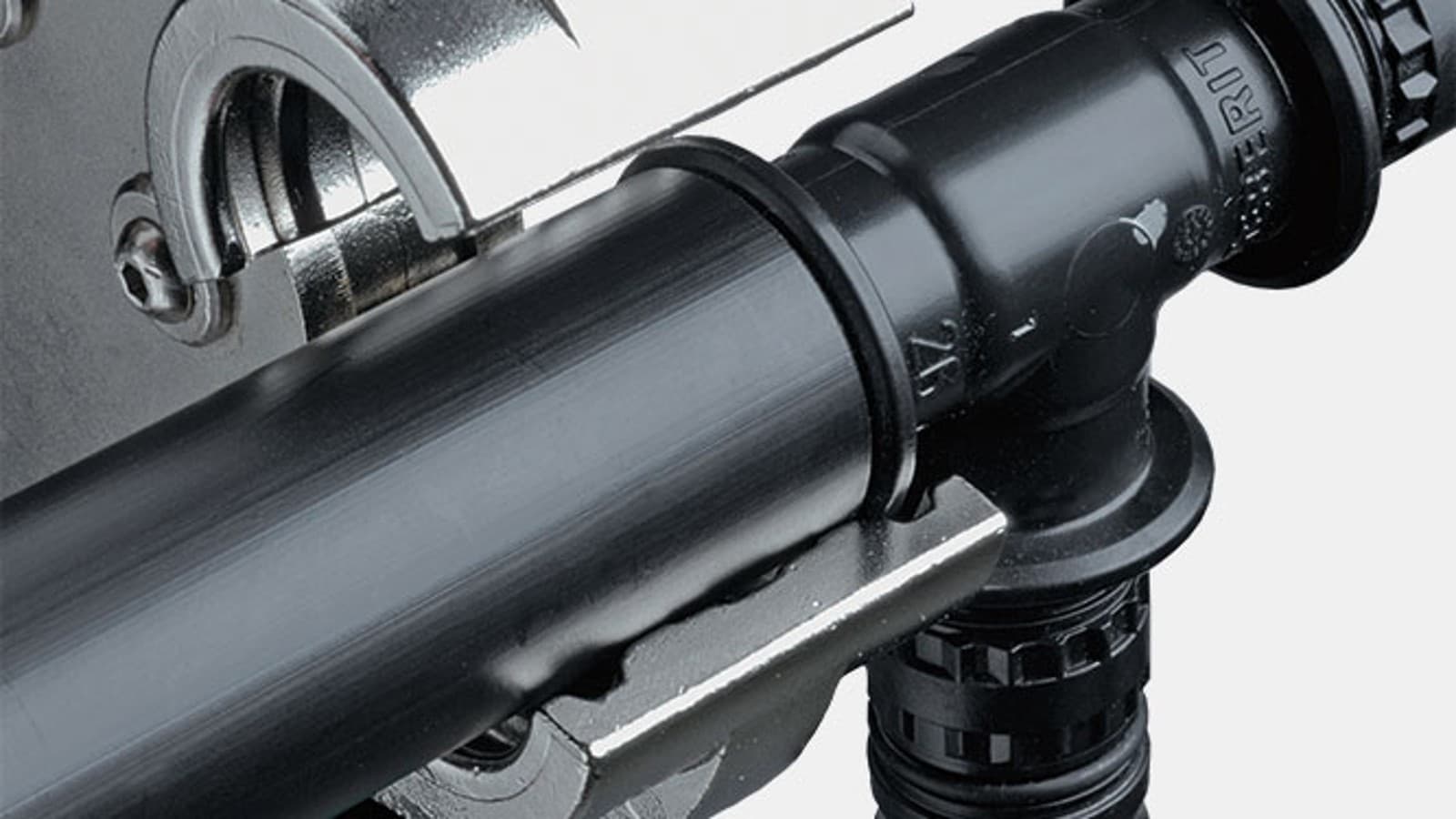 De persbekgeleider voorkomt onjuiste positionering met Geberit Mepla De persbekgeleider voorkomt onjuiste positionering met Geberit Mepla